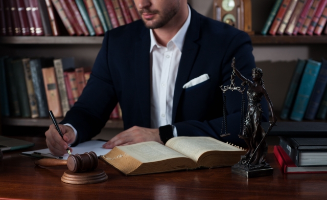 手に職つけて周りと差を付けよう